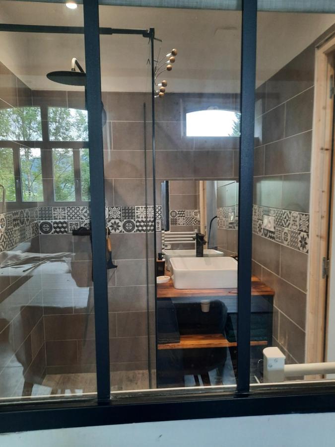 Chez Line Et Pierre: Appartement Spacieux, Lumineux Et Equipe La Bastide-de-Sérou Esterno foto